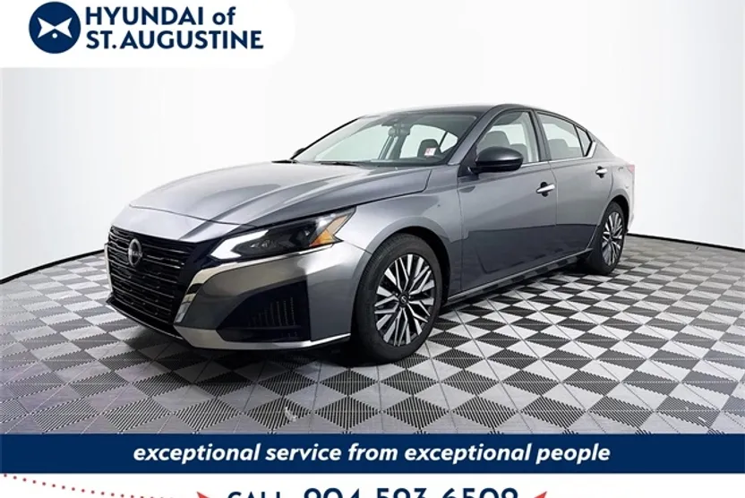 2024 Nissan Altima 2.5 SV photo 1