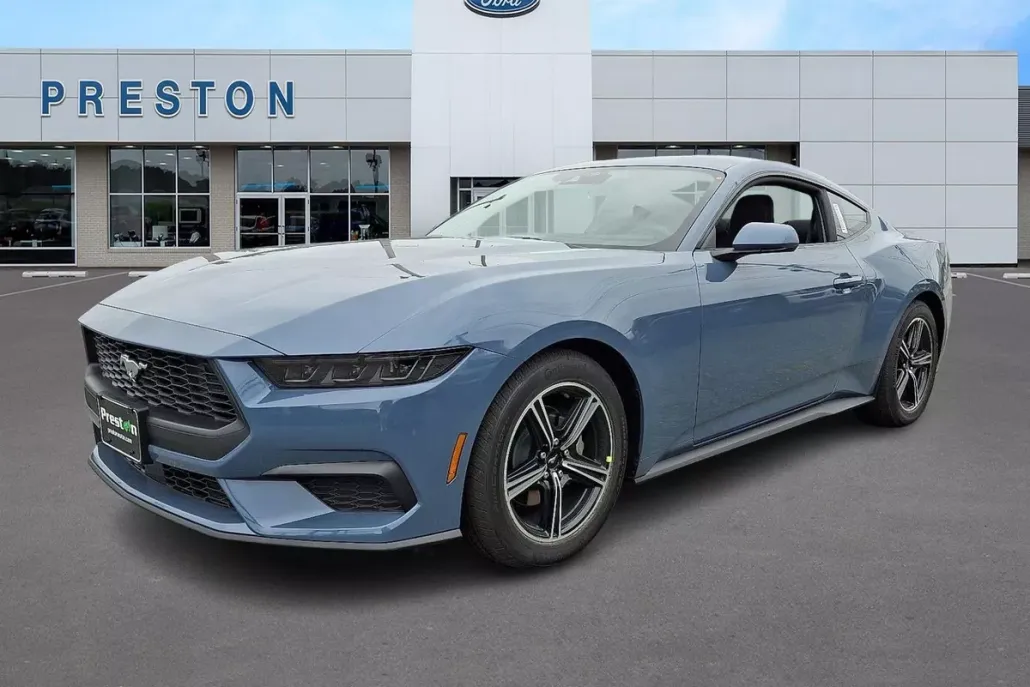 2025 Ford Mustang EcoBoost photo 1