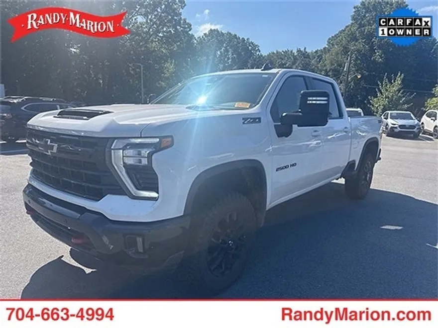 2025 Chevrolet Silverado 2500HD LT photo 1