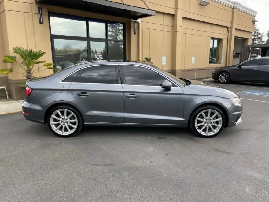 2016 Audi A3 2.0T Premium Plus photo 1