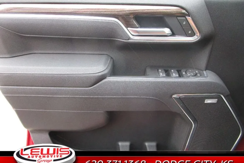 2025 Chevrolet Silverado 1500 RST photo 1