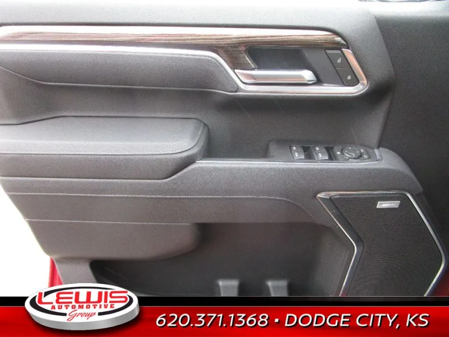 2025 Chevrolet Silverado 1500 RST photo 1