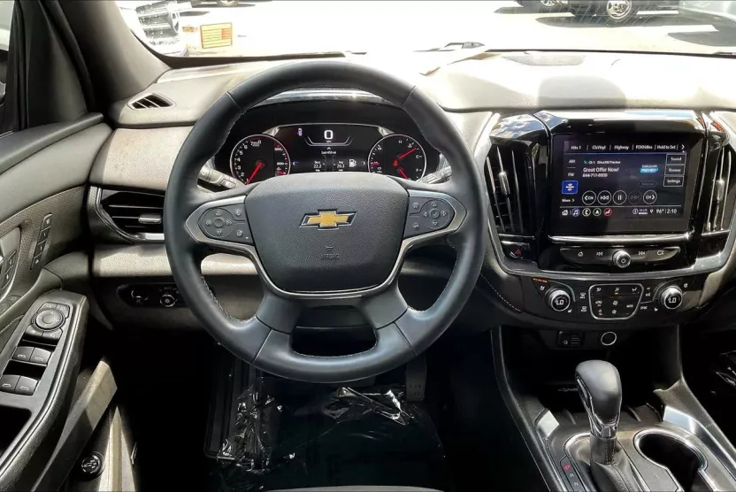 2023 Chevrolet Traverse Premier photo 1