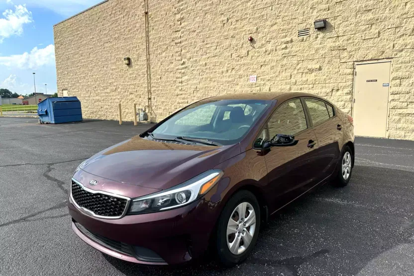 2017 Kia Forte LX Base photo 1
