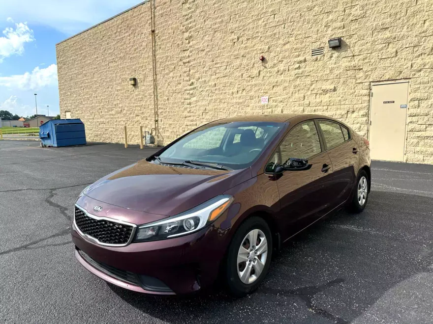 2017 Kia Forte LX Base photo 1