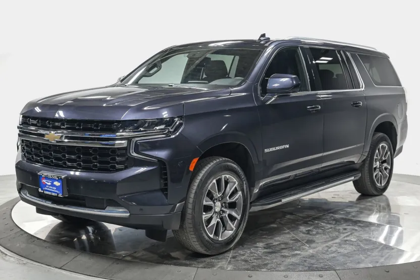 2023 Chevrolet Suburban LS photo 1