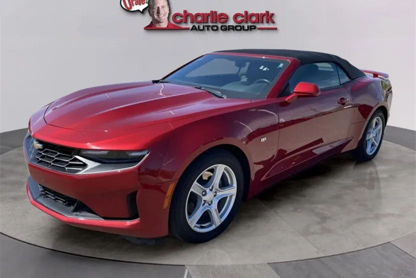 2023 Chevrolet Camaro 2LT photo 1