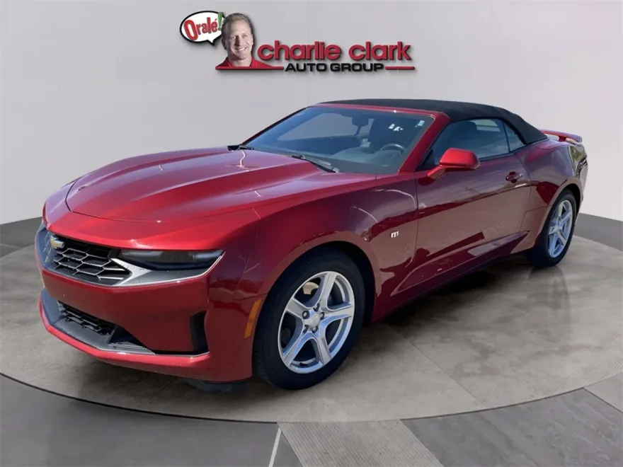 2023 Chevrolet Camaro 1LT photo 1