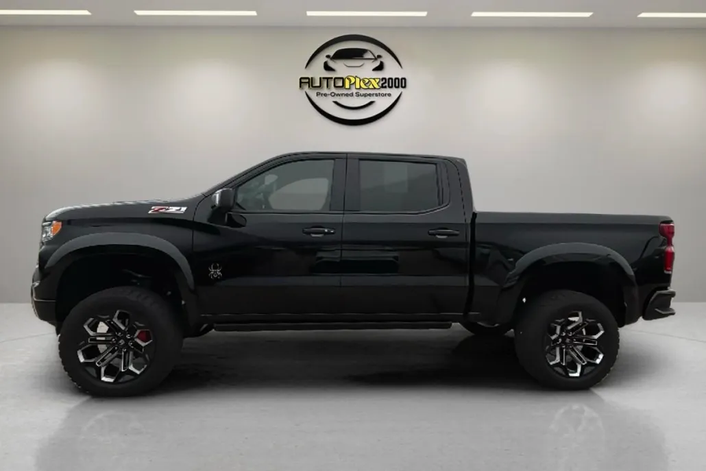 2024 Chevrolet Silverado 1500 RST photo 1