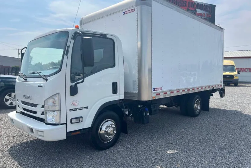 2019 Isuzu NPR photo 1