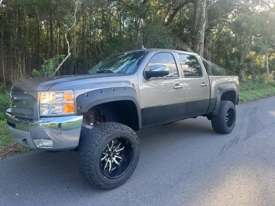 2012 Chevrolet Silverado 1500 LT photo 1