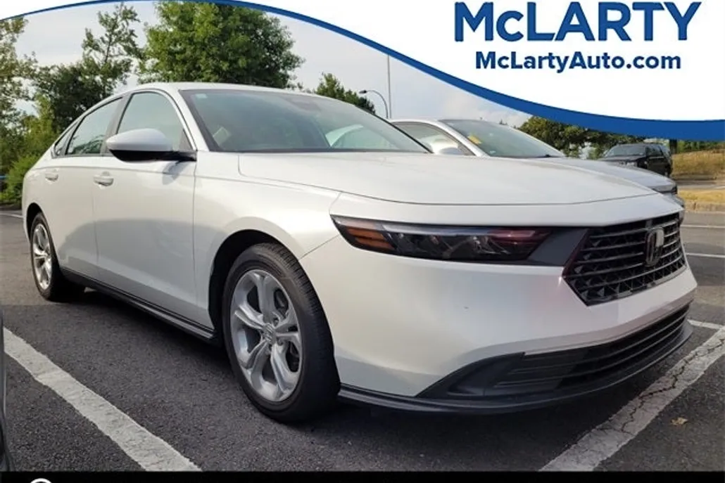 2024 Honda Accord LX photo 1