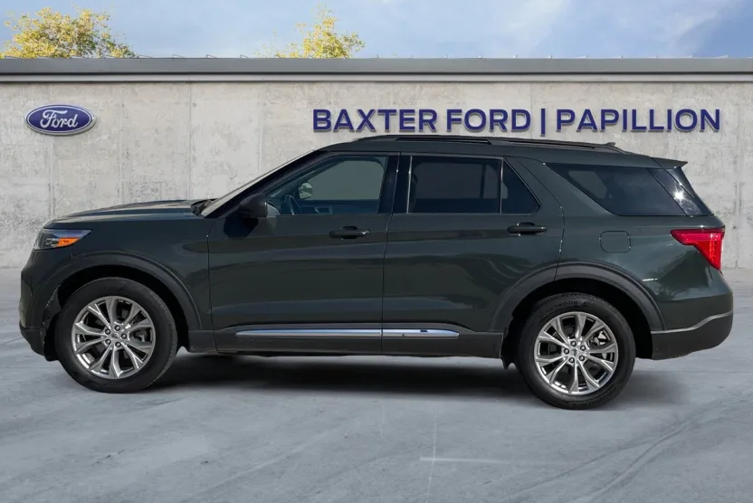 2022 Ford Explorer XLT photo 1
