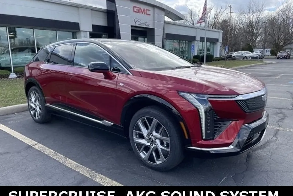 2025 Cadillac Optiq Luxury photo 1