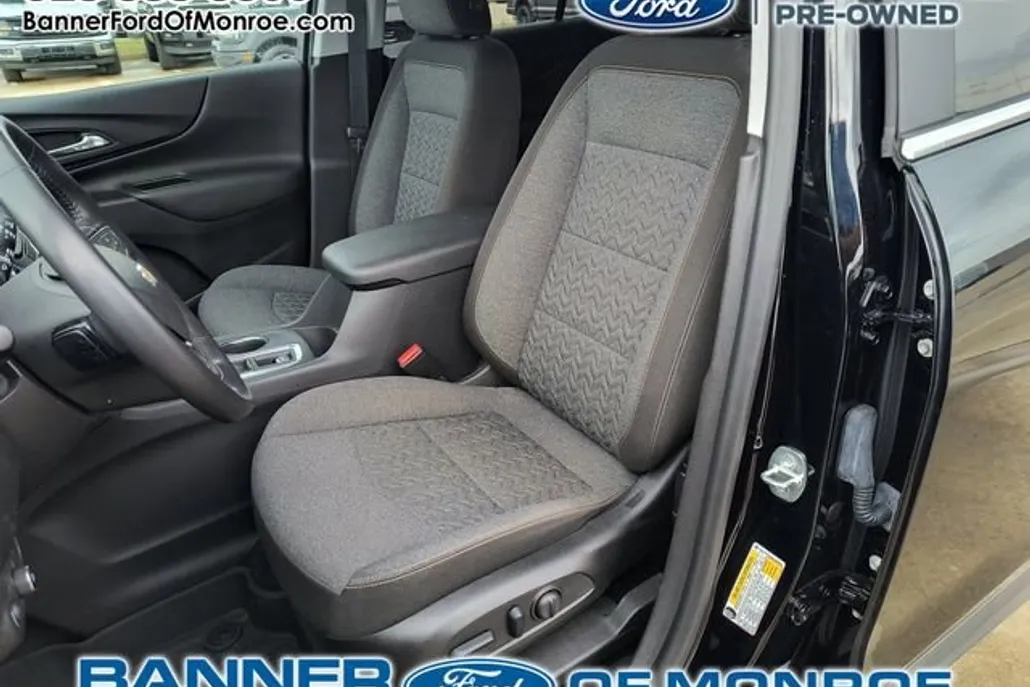 2022 Chevrolet Equinox LT photo 1