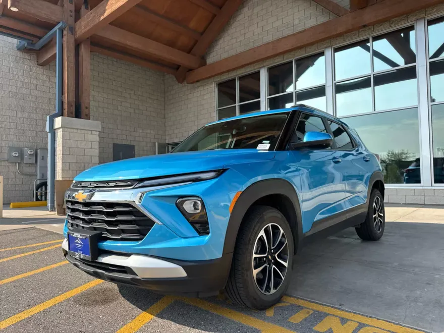 2025 Chevrolet Trailblazer LT photo 1