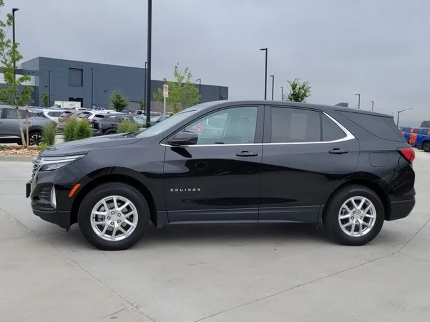 2024 Chevrolet Equinox LT photo 1