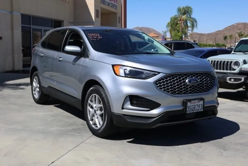 2023 Ford Edge SEL photo 1