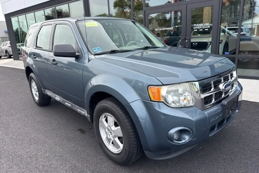 2011 Ford Escape XLS photo 1