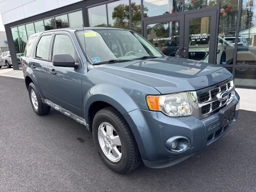 2011 Ford Escape XLS photo 1