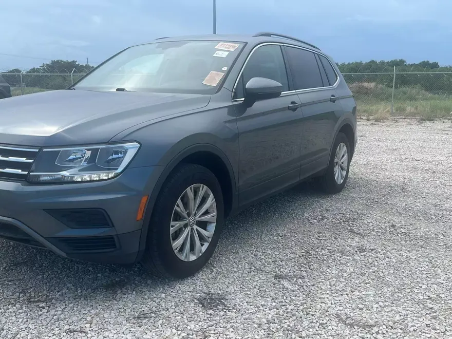 2019 Volkswagen Tiguan SE photo 1