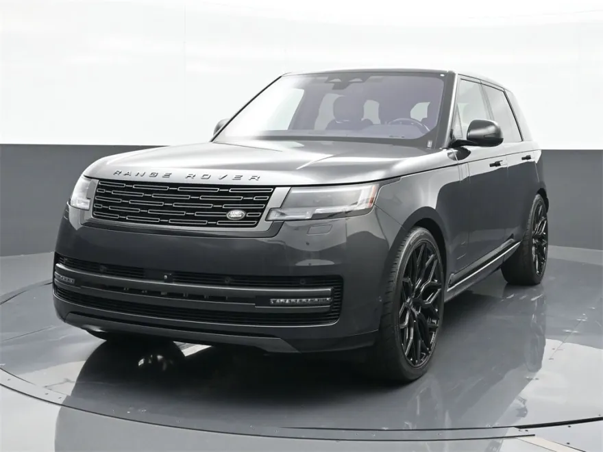 2023 Land Rover Range Rover SE photo 1