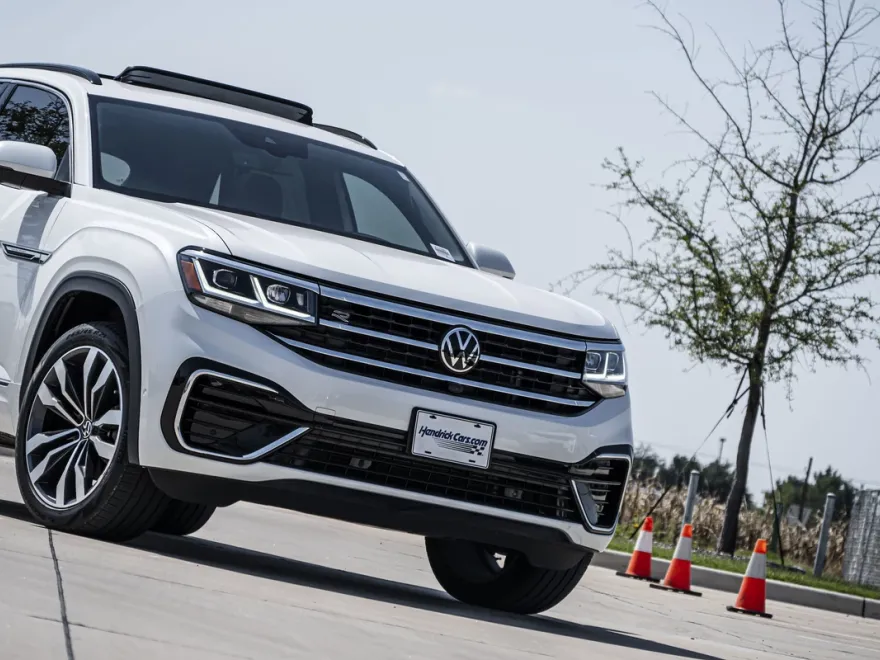 2023 Volkswagen Atlas Cross Sport V6 SEL Premium R-Line photo 1