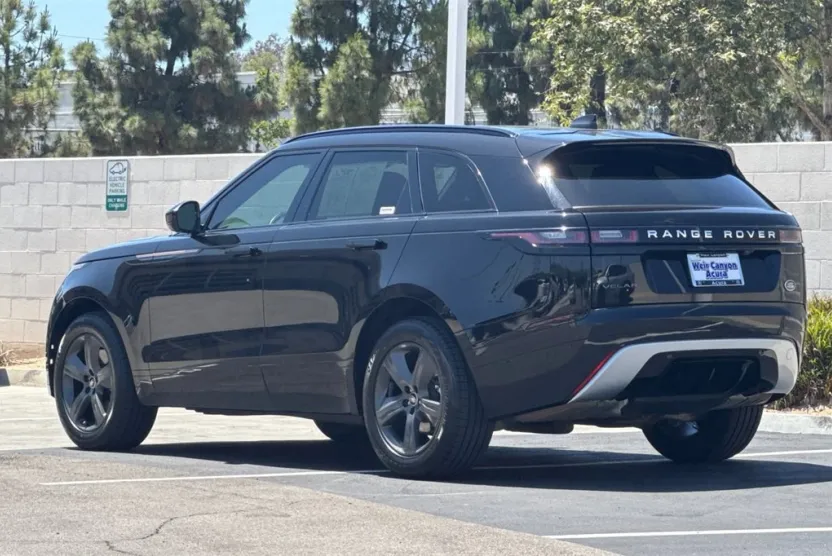 2022 Land Rover Range Rover Velar R-Dynamic S photo 1