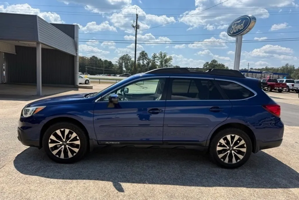 2015 Subaru Outback 3.6R Limited photo 1