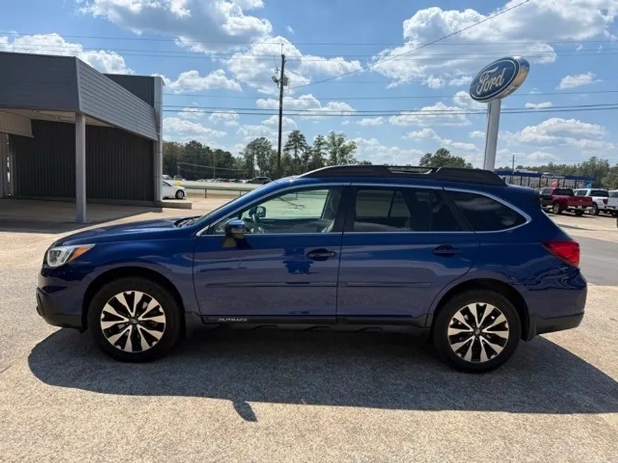 2015 Subaru Outback 3.6R Limited photo 1