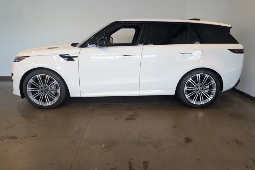 2025 Land Rover Range Rover Sport SE photo 1