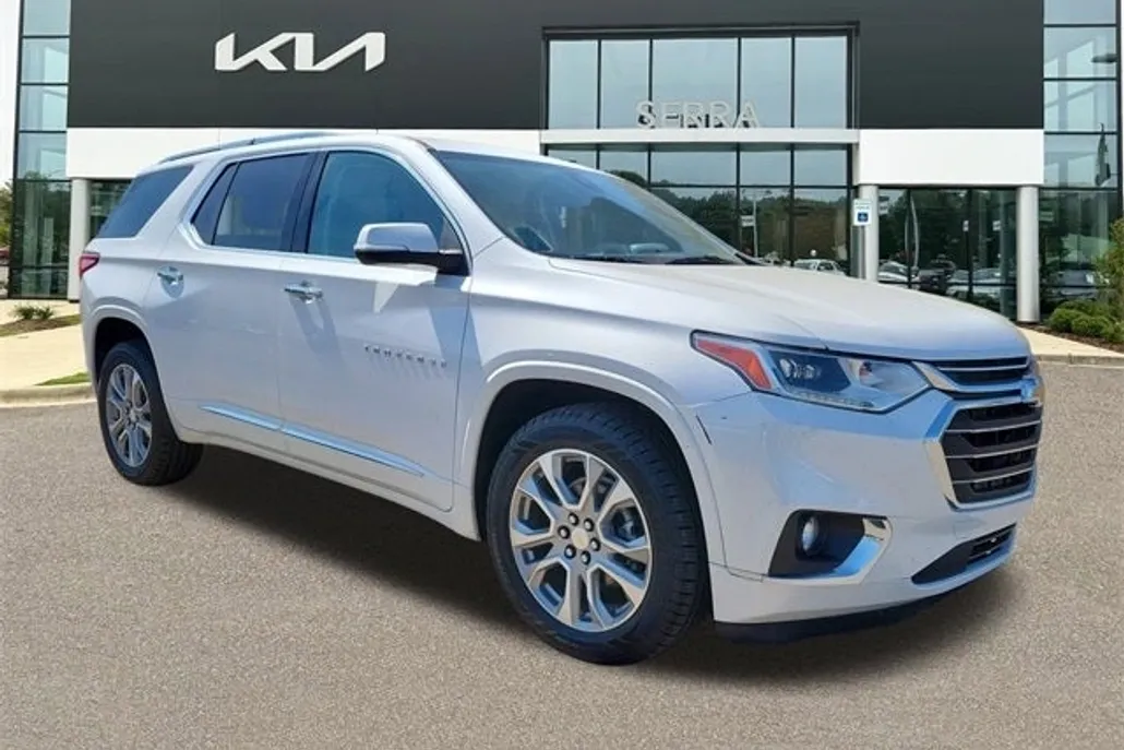 2021 Chevrolet Traverse Premier photo 1