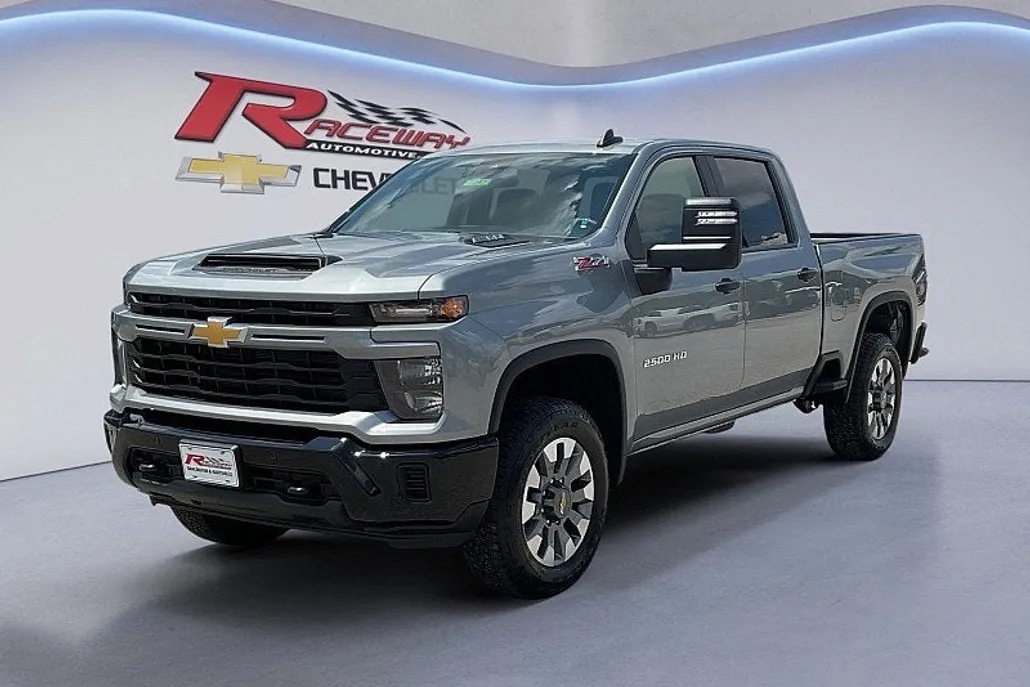 2025 Chevrolet Silverado 2500HD Custom photo 1