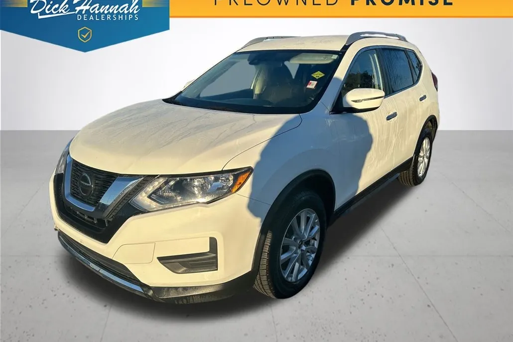 2020 Nissan Rogue SV photo 1