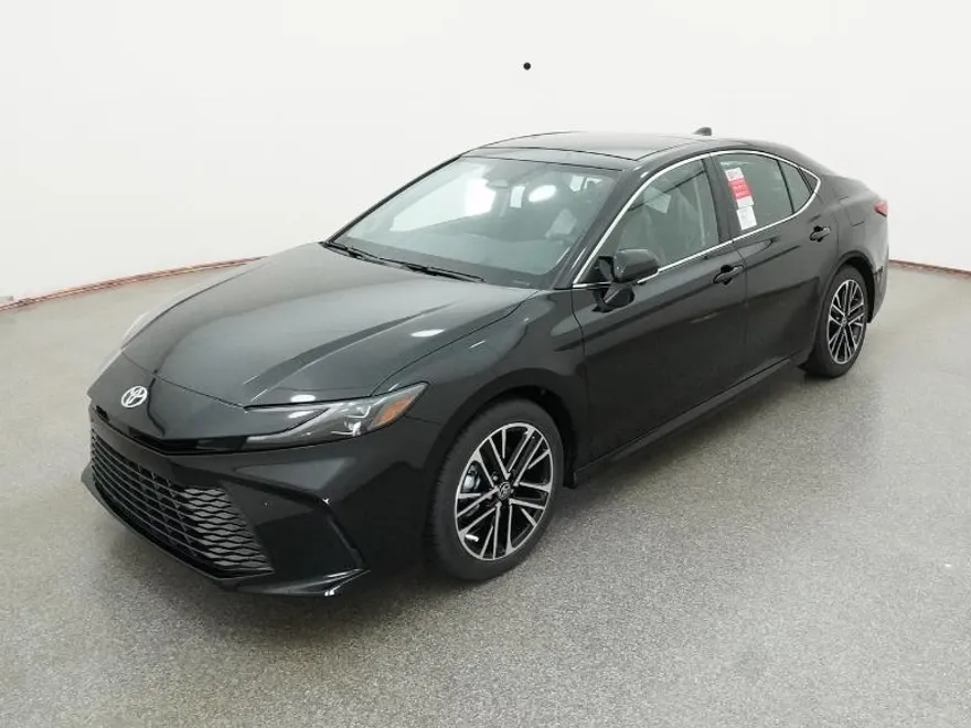 2025 Toyota Camry XLE photo 1