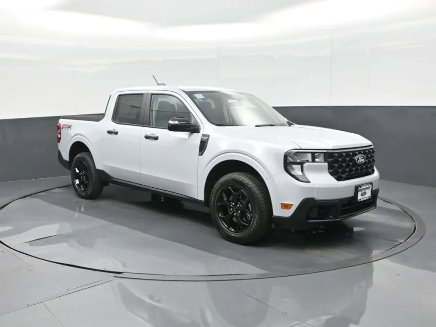 2025 Ford Maverick XLT photo 1