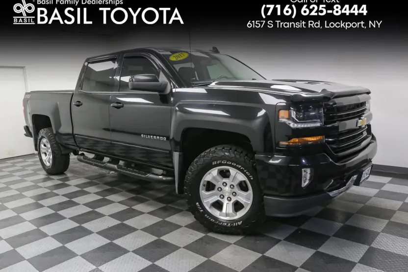 2017 Chevrolet Silverado 1500 LT photo 1