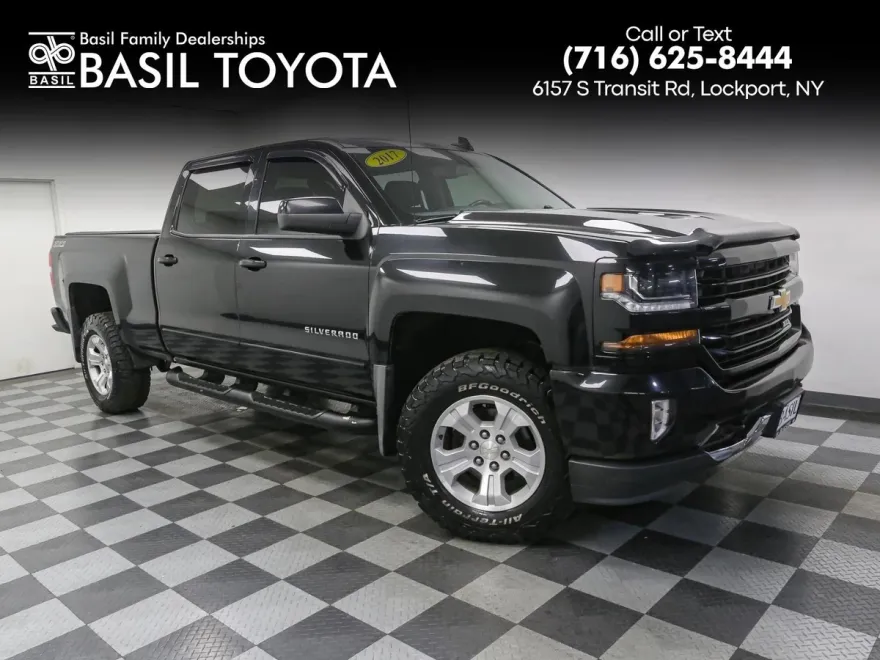 2017 Chevrolet Silverado 1500 LT photo 1
