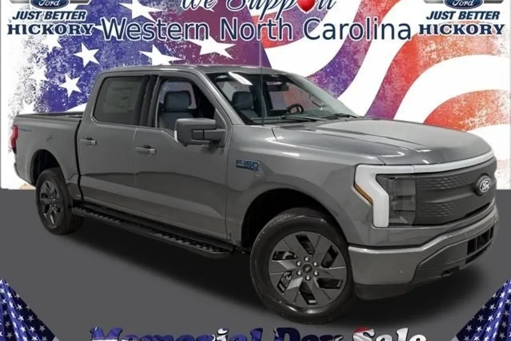 2025 Ford F-150 Lightning photo 1