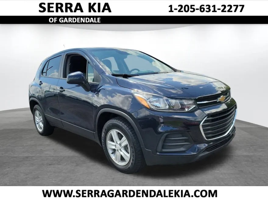 2021 Chevrolet Trax LS photo 1