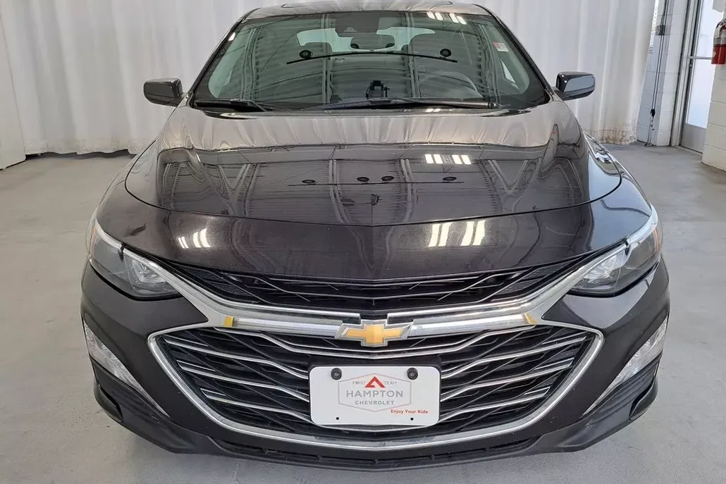 2023 Chevrolet Malibu 1LT photo 1