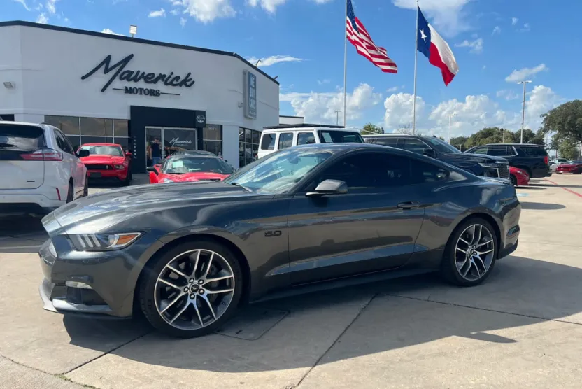 2017 Ford Mustang GT photo 1