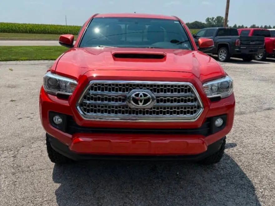 2016 Toyota Tacoma SR5 TRD Sport photo 1
