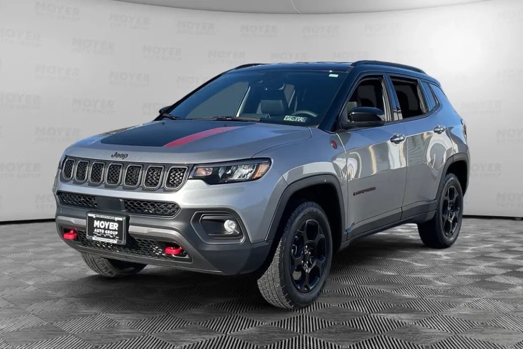 2024 Jeep Compass Trailhawk photo 1