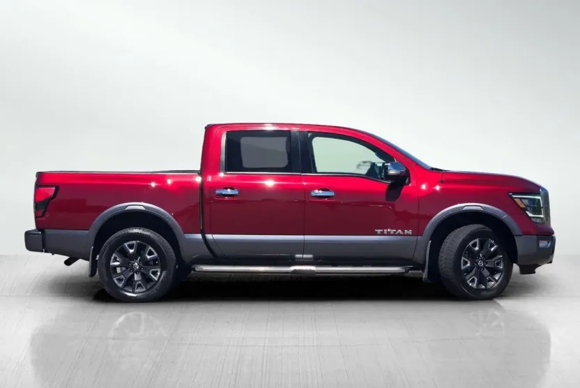 2021 Nissan Titan Crew Cab Platinum Reserve photo 1