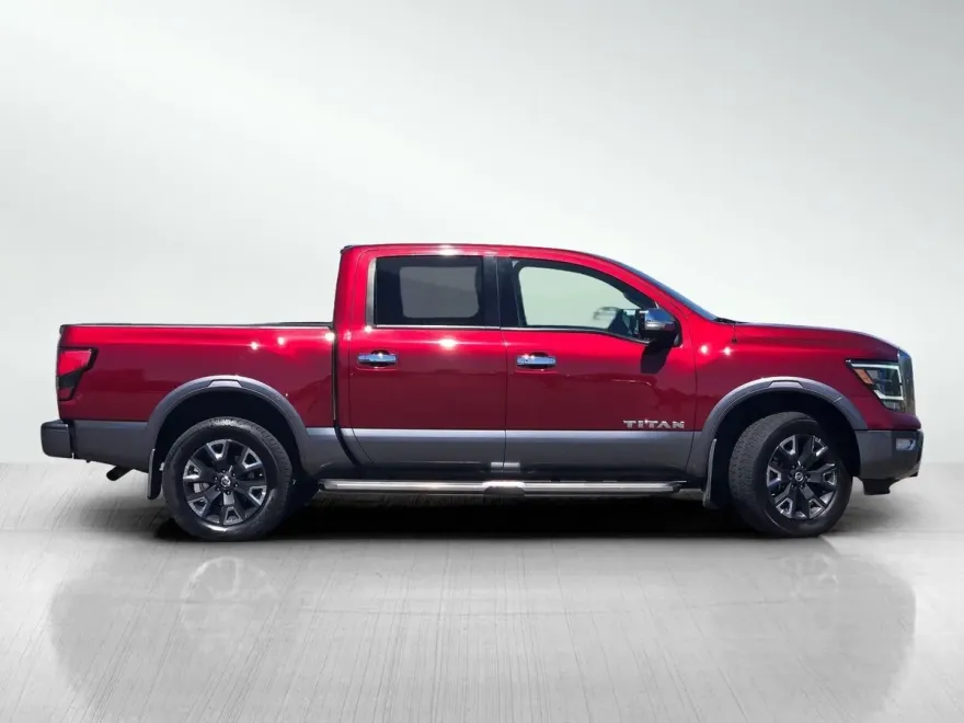 2021 Nissan Titan Crew Cab Platinum Reserve photo 1
