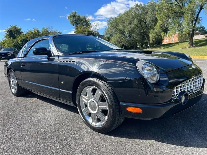 2004 Ford Thunderbird Deluxe photo 1
