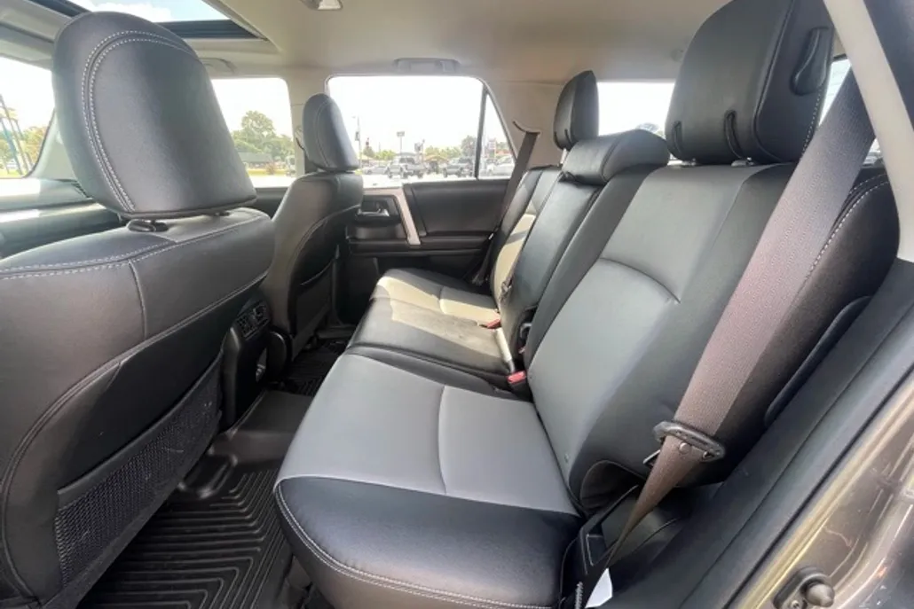 2022 Toyota 4Runner SR5 Premium photo 1