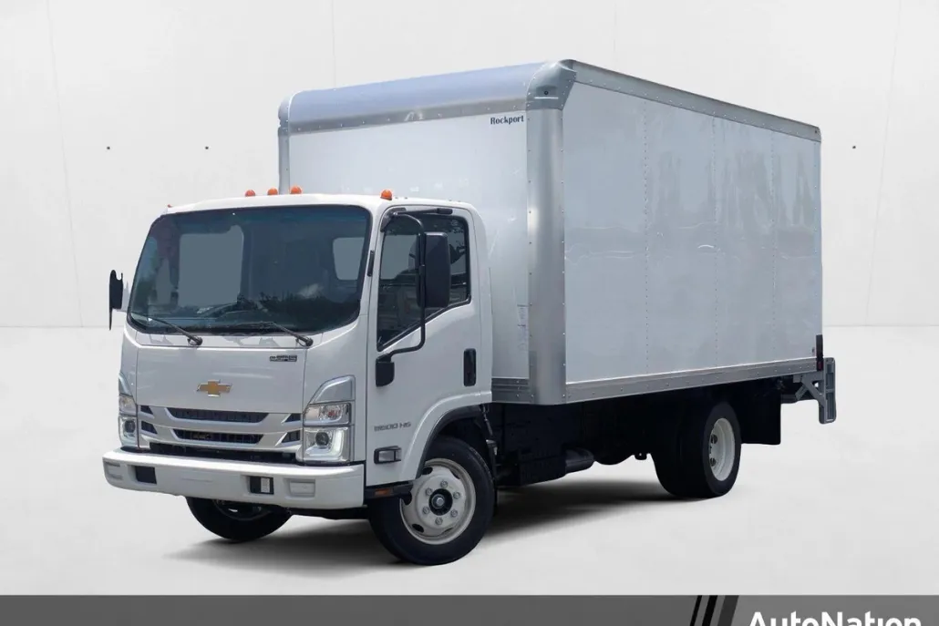 2025 Chevrolet Silverado photo 1
