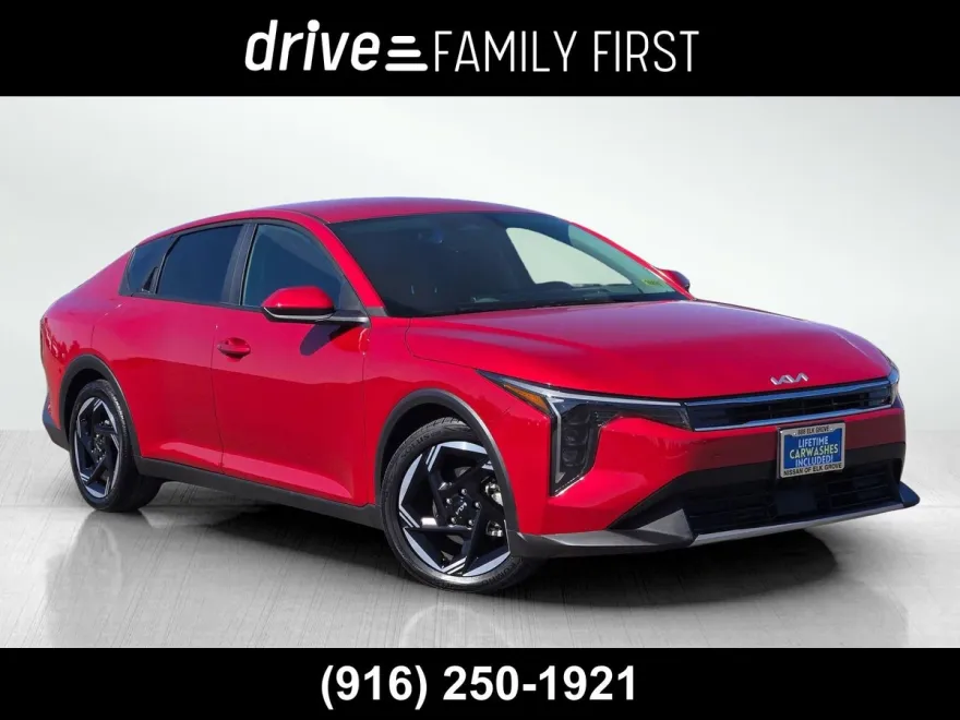 2025 Kia K4 EX photo 1